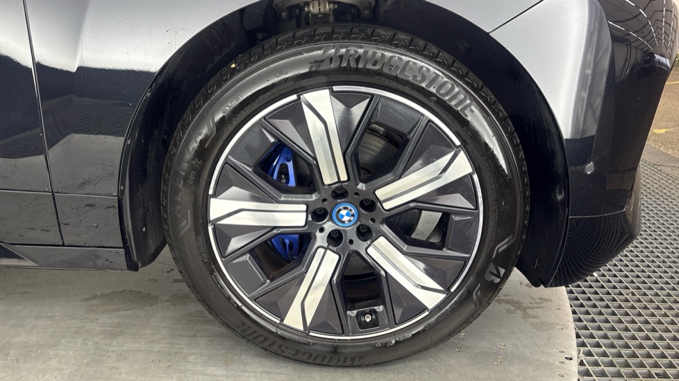 BMW iX ESTATE 240kW xDrive40 M Sport 76.6kWh 5dr Auto