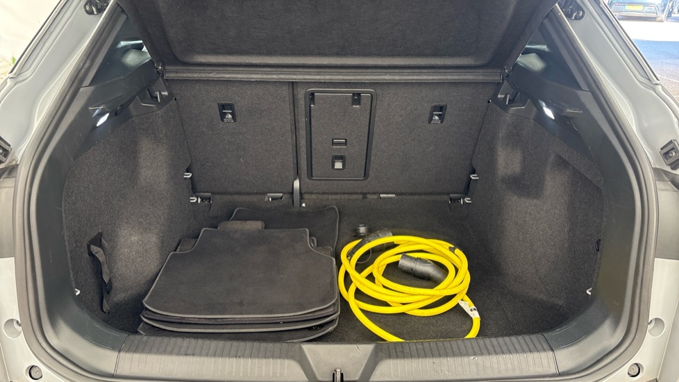 VOLKSWAGEN ID.4 ESTATE 150kW Life Pro Perform 77kWh 5dr Auto [135kW Ch]