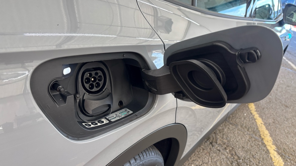 VOLKSWAGEN ID.4 ESTATE 150kW Life Pro Perform 77kWh 5dr Auto [135kW Ch]