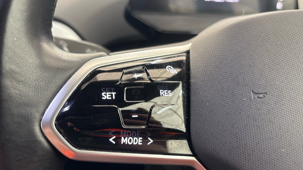 VOLKSWAGEN ID.4 ESTATE 150kW Life Pro Perform 77kWh 5dr Auto [135kW Ch]