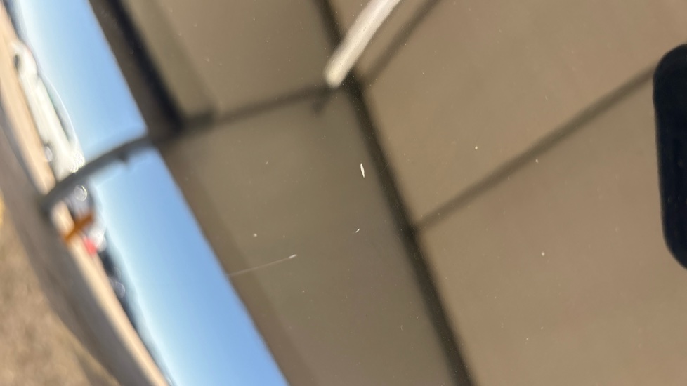 LEXUS UX Chips and scratches
