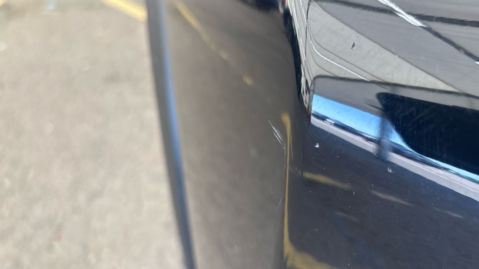 LEXUS UX Scratches and chips