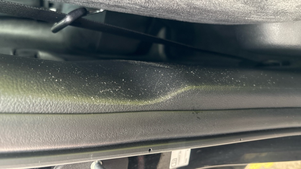 LEXUS UX Scuff