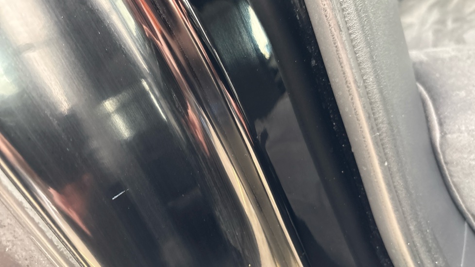 LEXUS UX Dent and scratches
