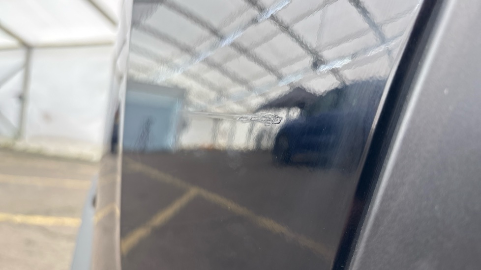 LEXUS UX Scuff