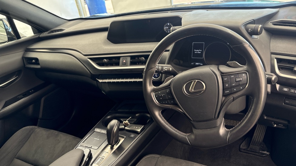 LEXUS UX Image 9