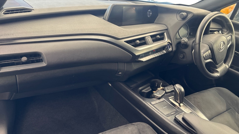 LEXUS UX Image 10