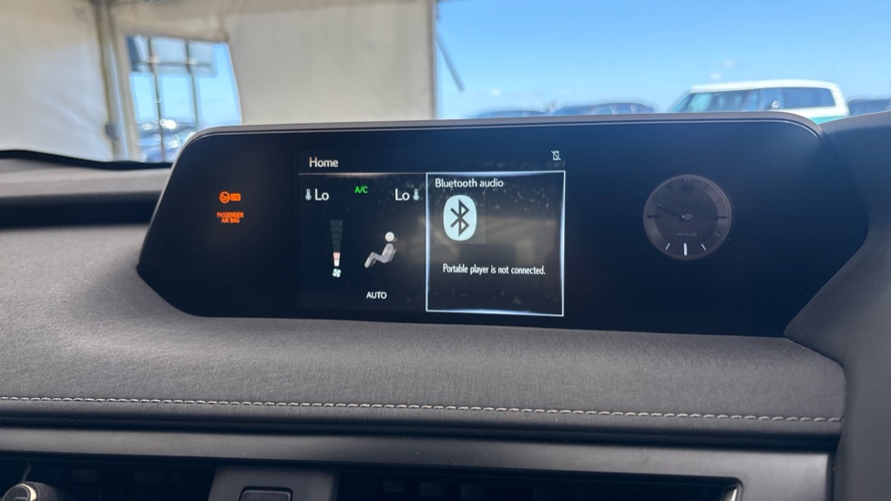 LEXUS UX Image 12