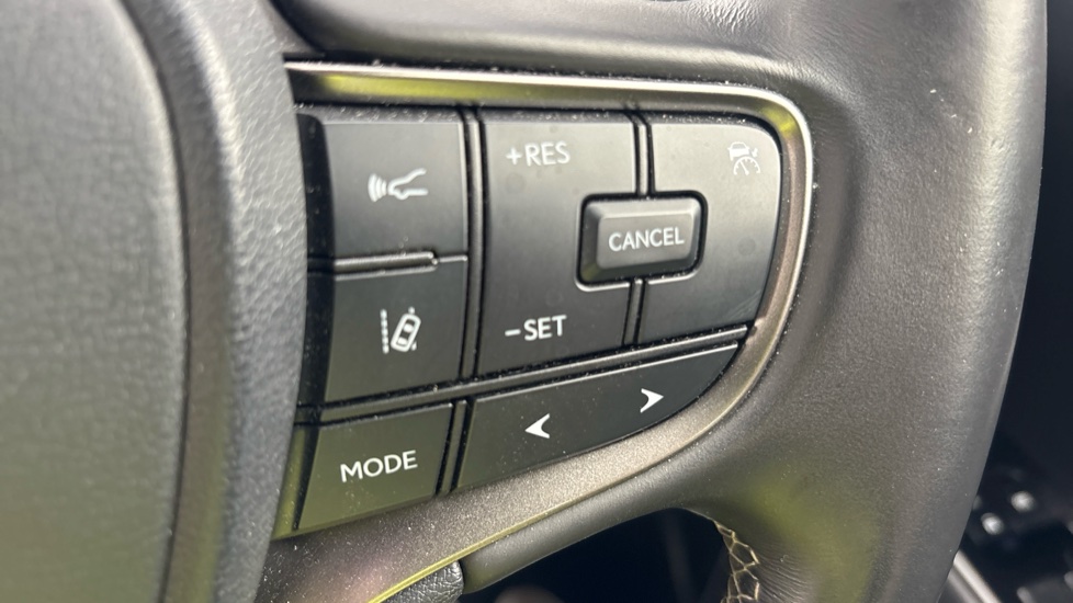 LEXUS UX cruise control