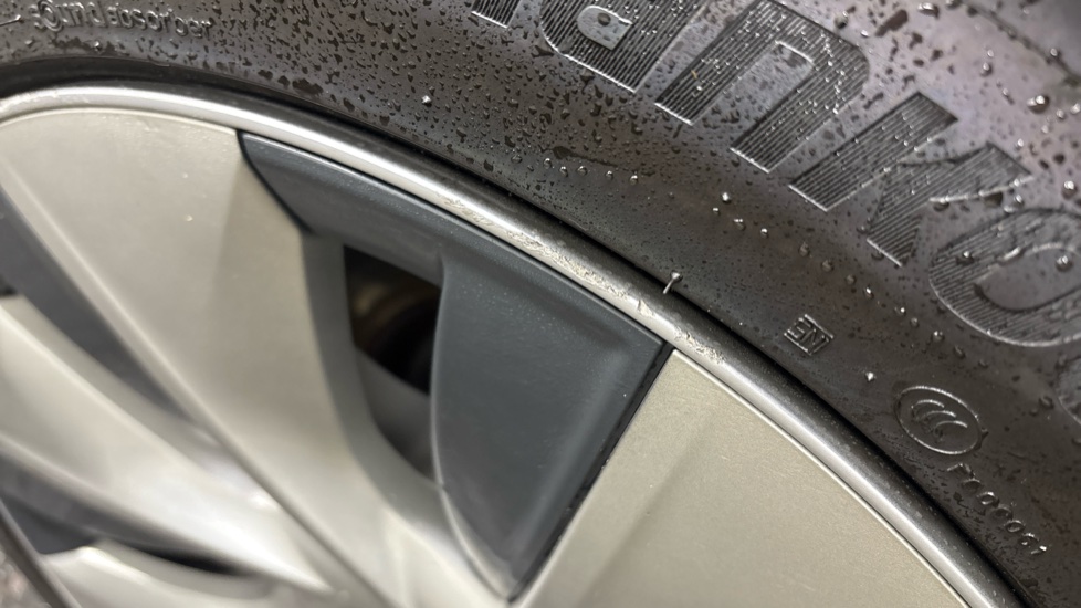 TESLA MODEL Y HATCHBACK Long Range AWD 5dr Auto