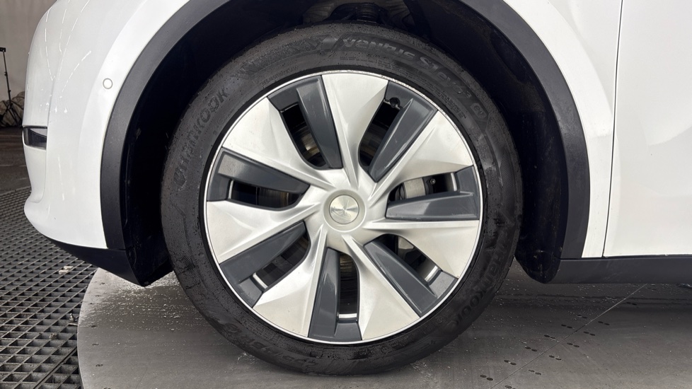 TESLA MODEL Y HATCHBACK Long Range AWD 5dr Auto