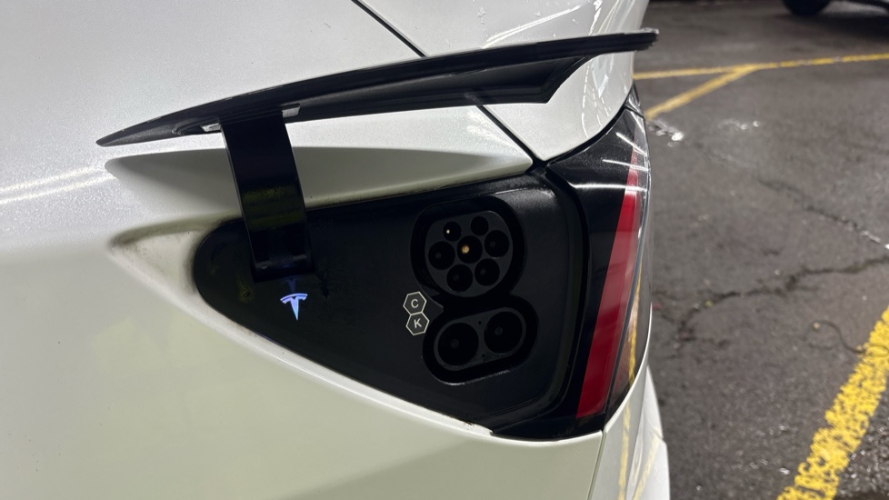 TESLA MODEL Y HATCHBACK Long Range AWD 5dr Auto
