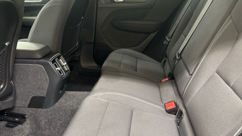 VOLVO XC40 ELECTRIC ESTATE 170kW Recharge Core 69kWh 5dr Auto