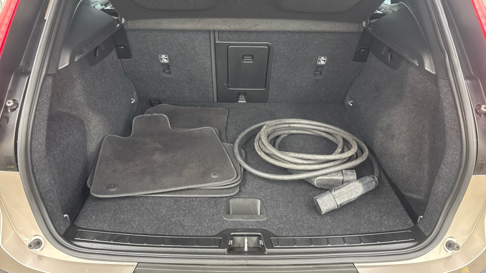 VOLVO XC40 ELECTRIC ESTATE 170kW Recharge Core 69kWh 5dr Auto