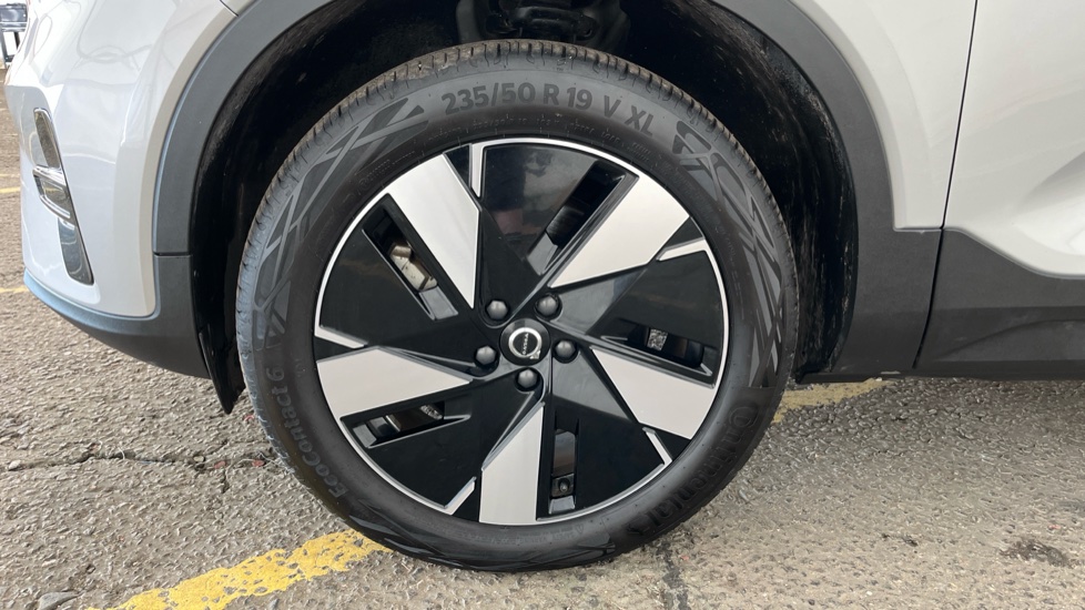 VOLVO XC40 Image 17