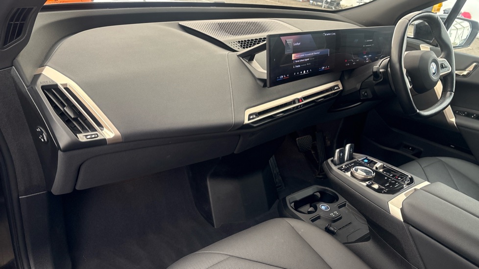 BMW iX Image 10