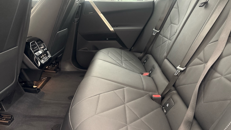 BMW iX Image 14