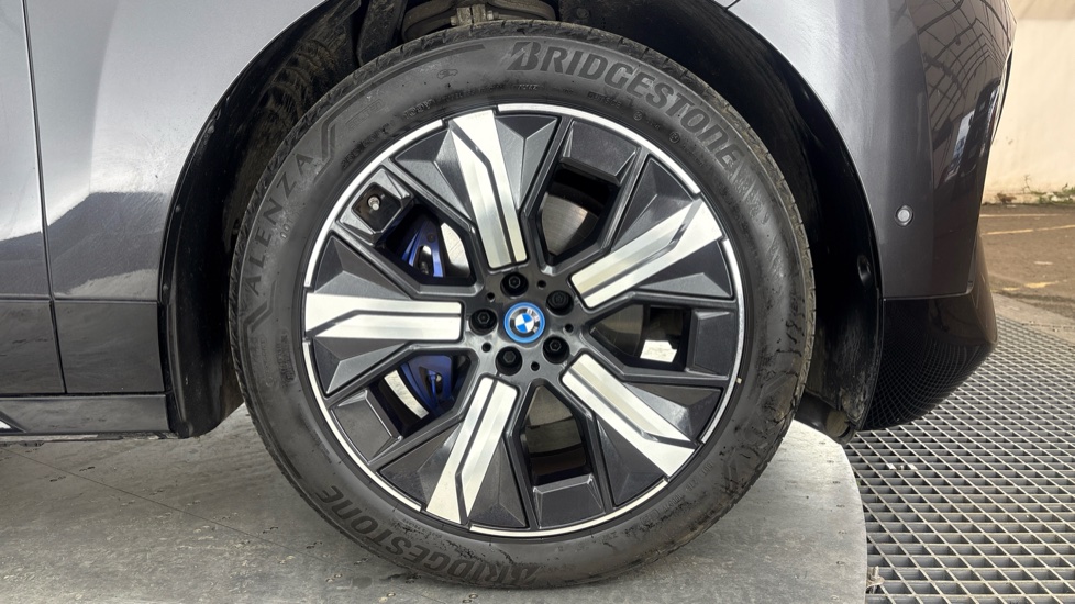 BMW iX Image 20