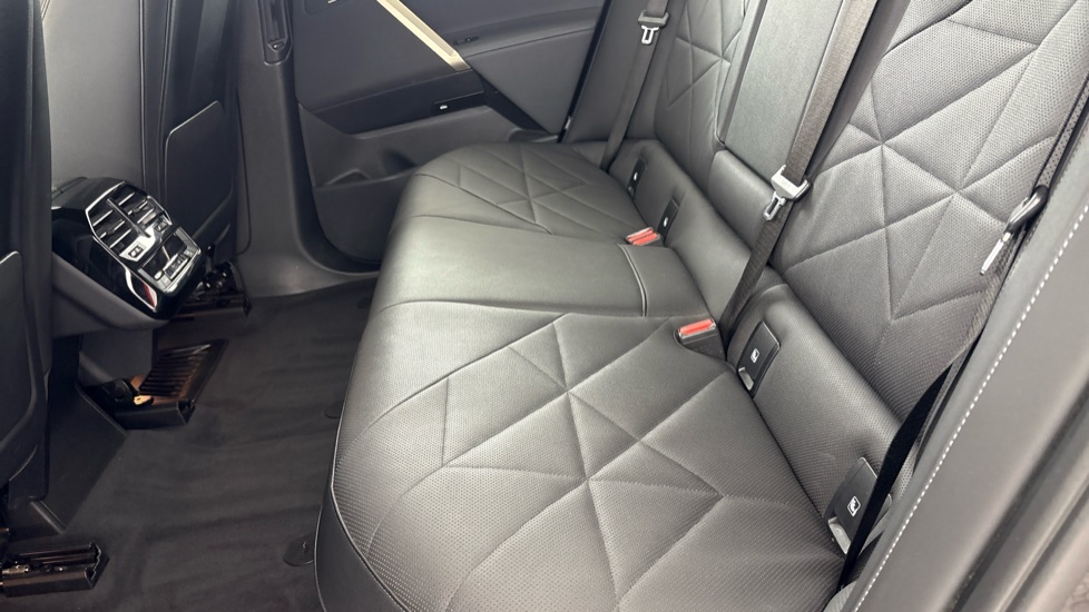 BMW iX Image 14