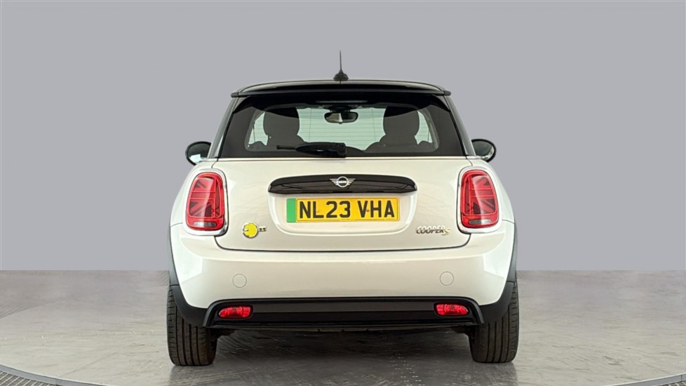 MINI HATCHBACK Image 4