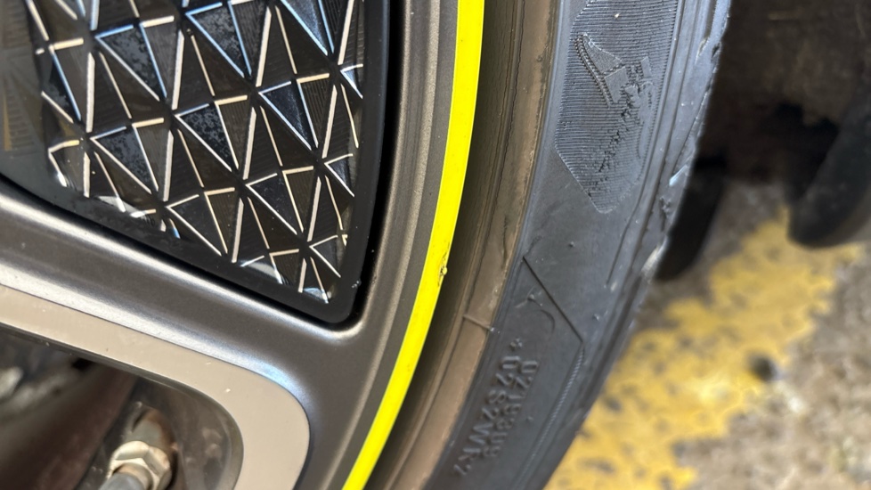 MINI HATCHBACK scuff