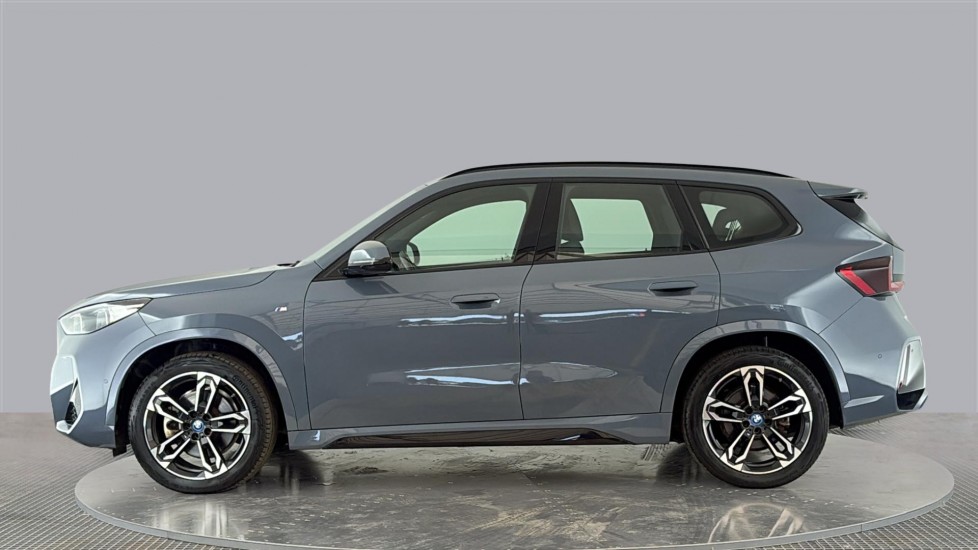 BMW iX1 Image 2