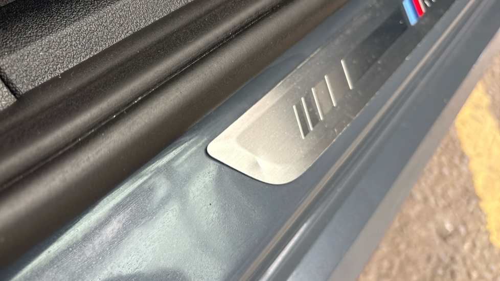 BMW iX1 Dent