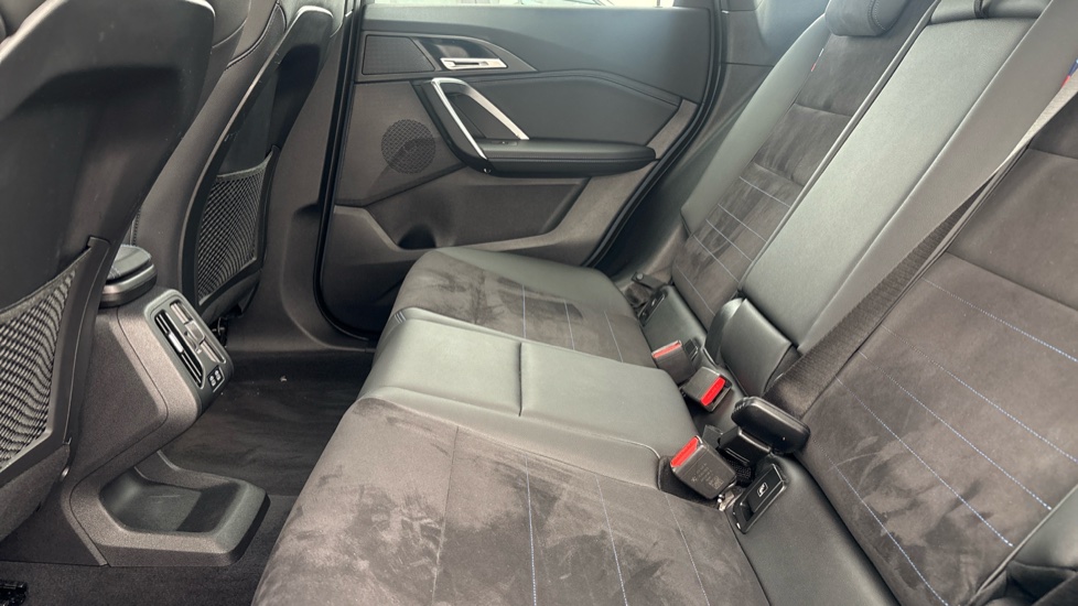 BMW iX1 Image 14