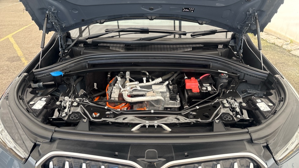 BMW iX1 Image 16