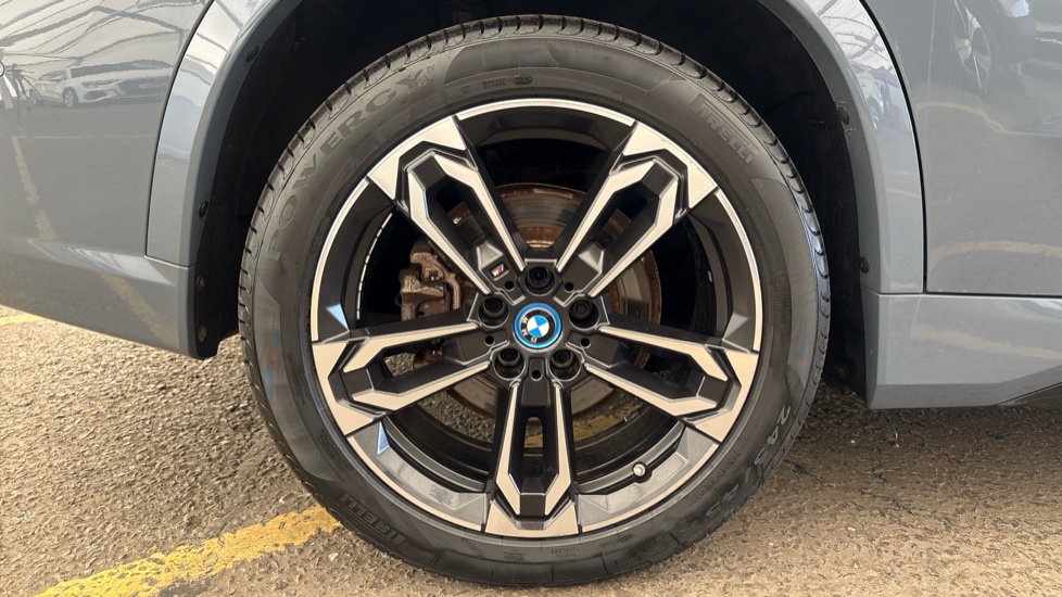 BMW iX1 Image 19