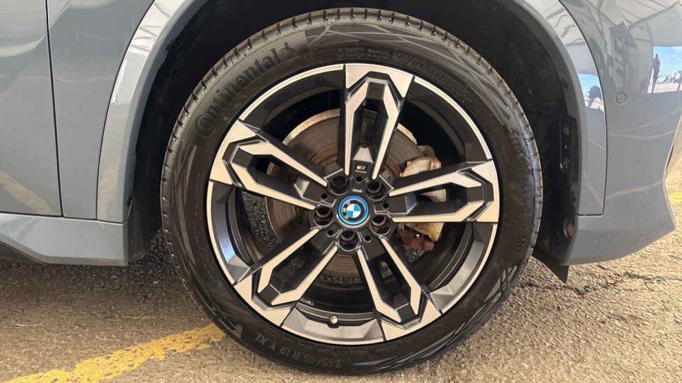 BMW iX1 Image 20