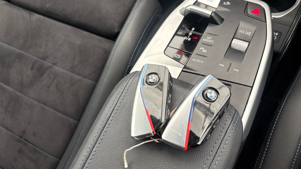 BMW iX1 2 keys available