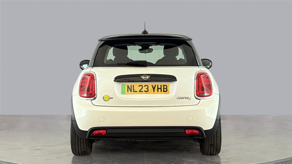 MINI HATCHBACK Image 4