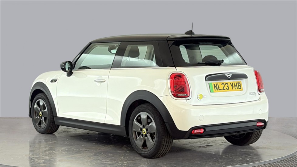 MINI HATCHBACK Image 3