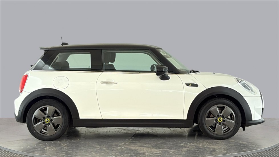 MINI HATCHBACK Image 6