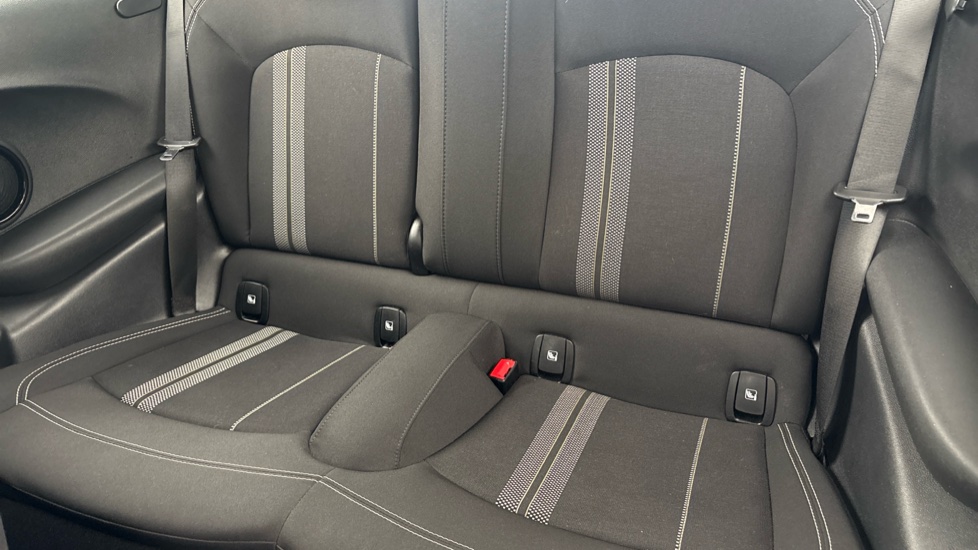MINI HATCHBACK Image 14