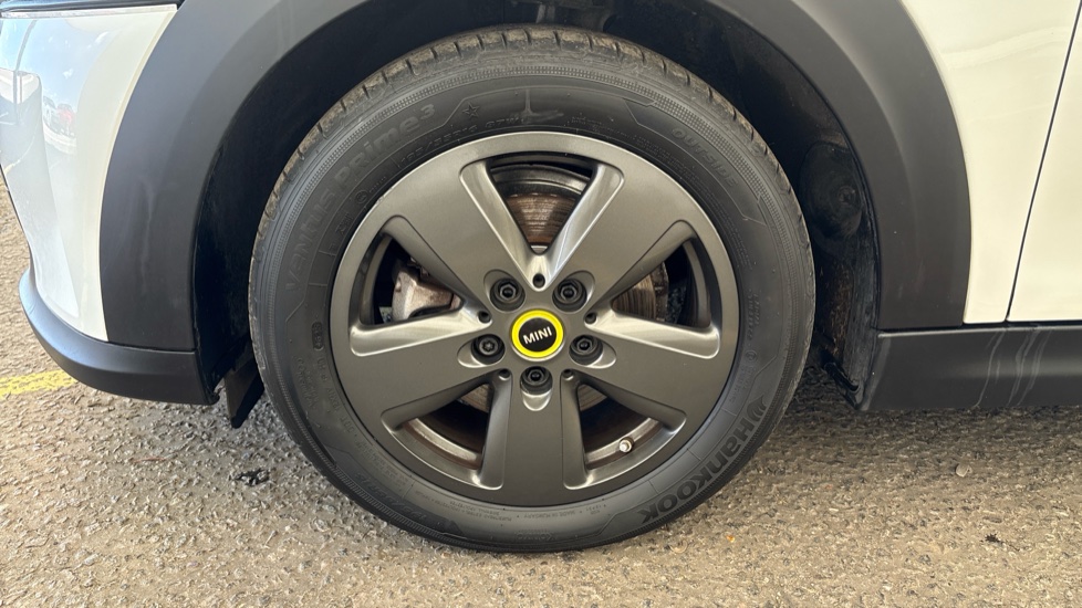 MINI HATCHBACK Image 17
