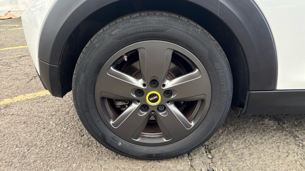 MINI HATCHBACK Image 19