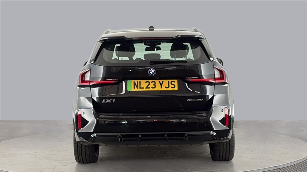 BMW iX1 Image 4