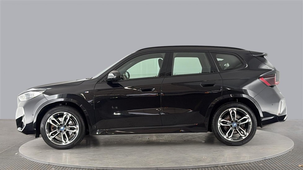 BMW iX1 Image 2