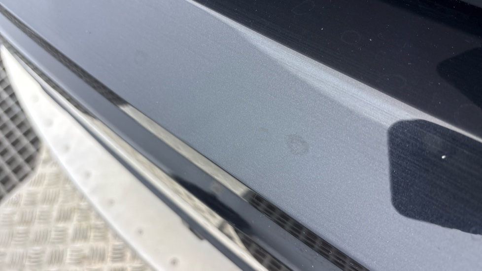 BMW iX1 chips and scratches