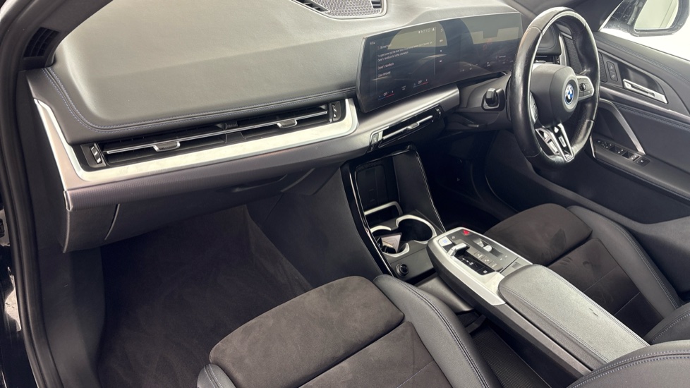 BMW iX1 Image 10