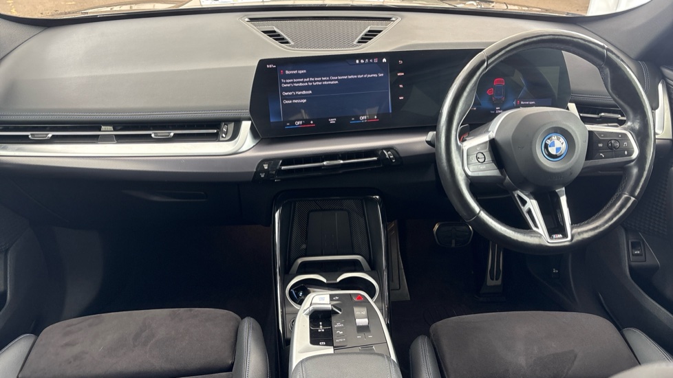 BMW iX1 Image 11