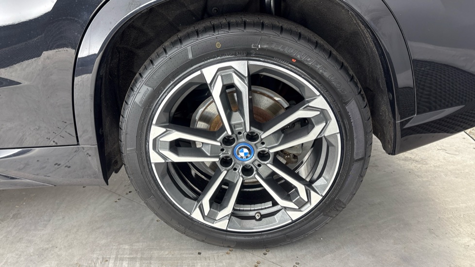 BMW iX1 Image 18
