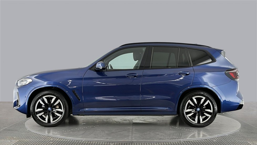 BMW iX3 Image 2