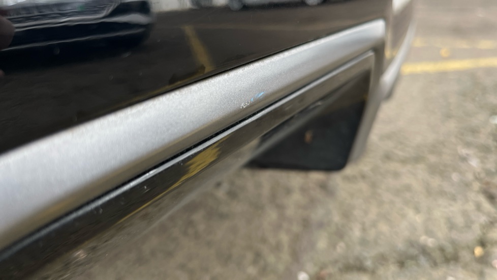 BMW iX3 Scuff