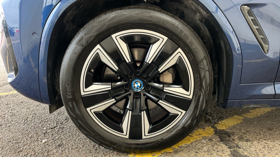 BMW iX3 Image 17