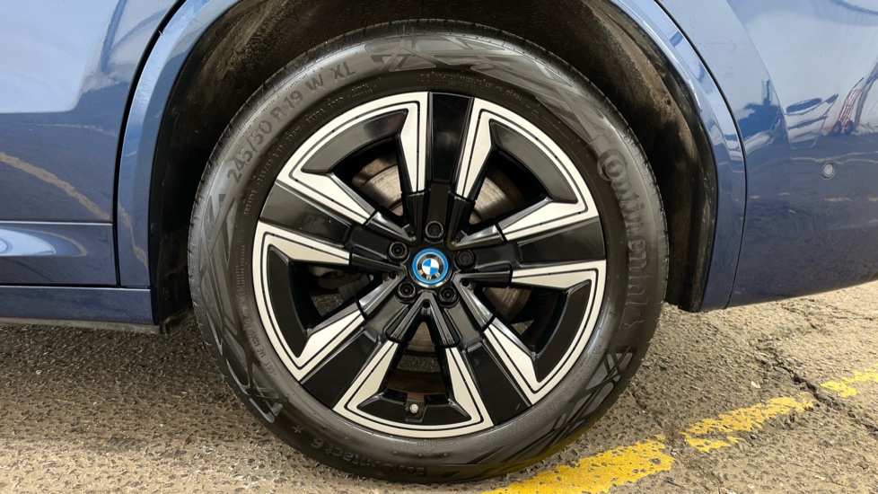 BMW iX3 Image 18