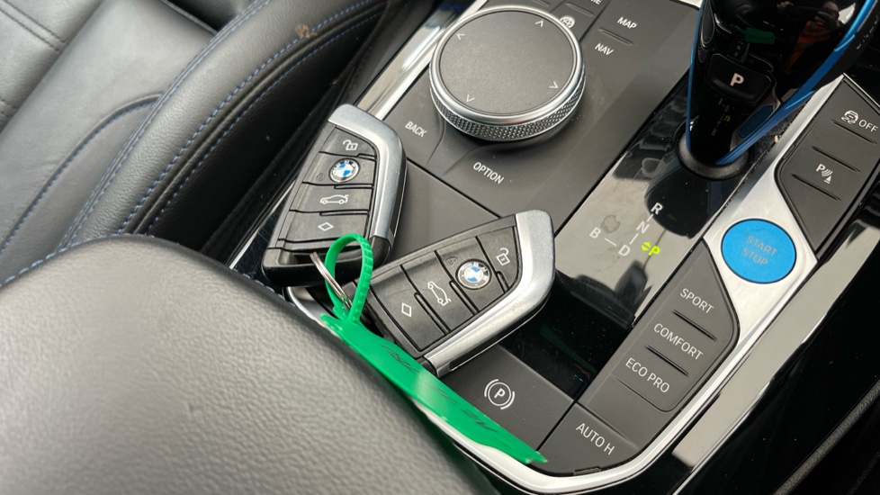 BMW iX3 2 keys available