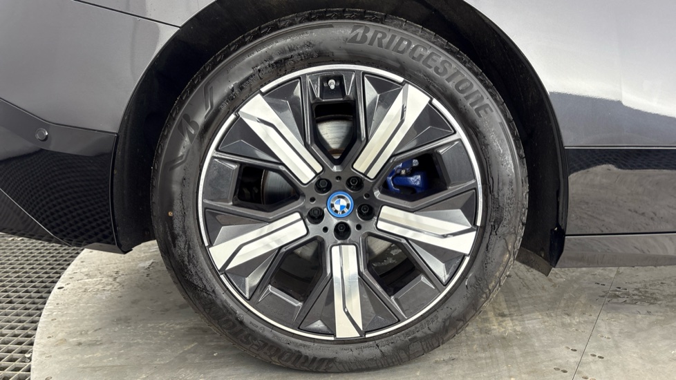 BMW iX ESTATE 240kW xDrive40 M Sport 76.6kWh 5dr Auto